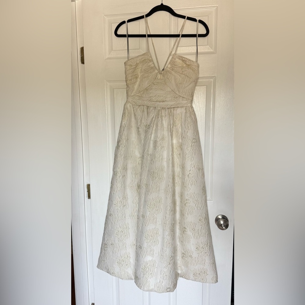 Elegant White Strapless Dress